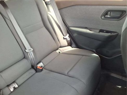 Used 2023 Nissan Rogue S FWD image 19
