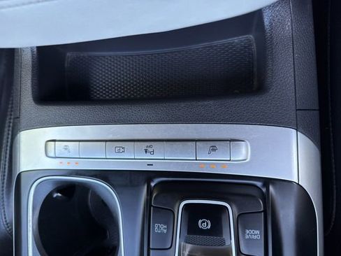 Used 2024 Kia Carnival LX FWD image 33