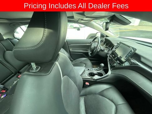 Used 2023 Toyota Camry XSE FWD image 4