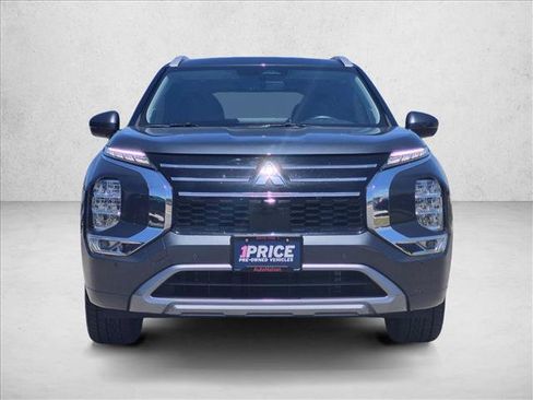 Used 2025 Mitsubishi Outlander SEL FWD image 2