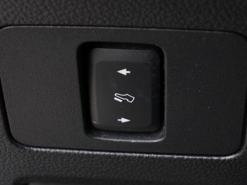 Used 2019 Ford F250 Lariat w/ Chrome Package image 22