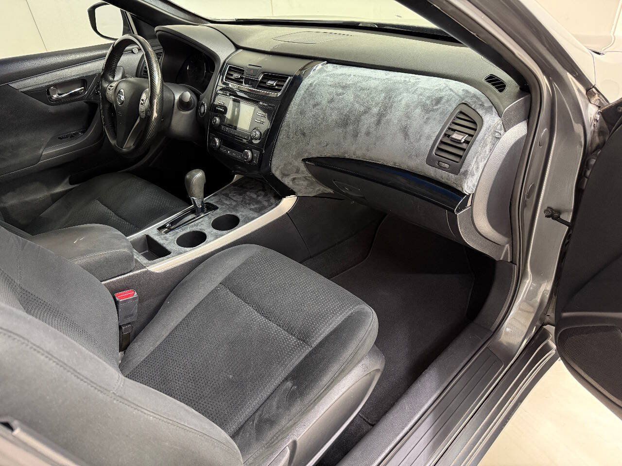 Used 2014 Nissan Altima 2.5 SV w/ Convenience Package FWD image 18