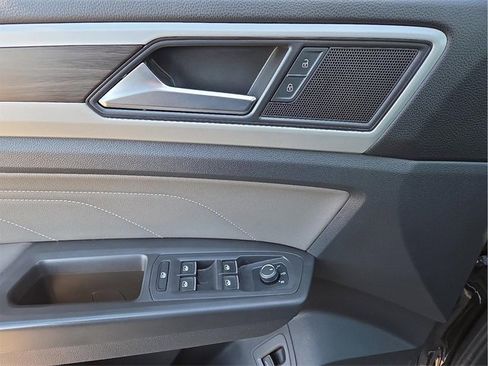 Used 2023 Volkswagen Atlas SE image 14