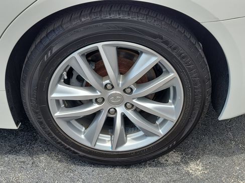 Used 2015 INFINITI Q50 w/ Moonroof Package RWD image 9