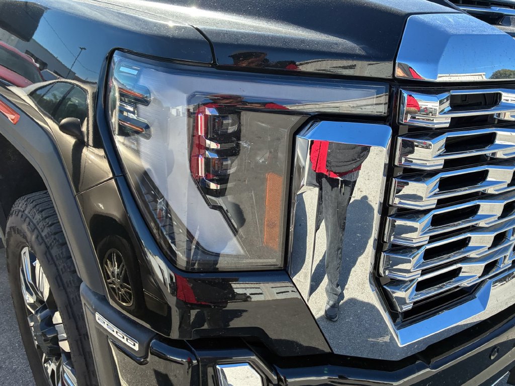 Used 2026 GMC Sierra 2500 Denali w/ Denali Reserve Package AWD/4WD image 4