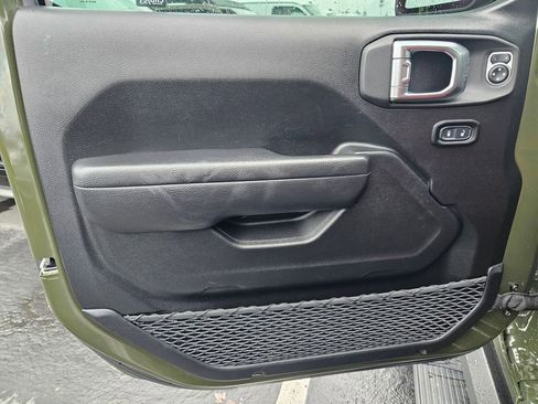 Used 2023 Jeep Wrangler Unlimited Rubicon w/ Cold Weather Group image 10