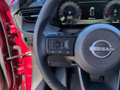 Used 2025 Nissan Kicks SR w/ SR Premium Package FWD image 16