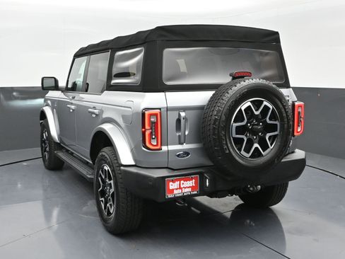 Used 2021 Ford Bronco Outer Banks image 4