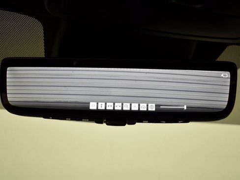 Certified 2025 Toyota Sienna Platinum image 39