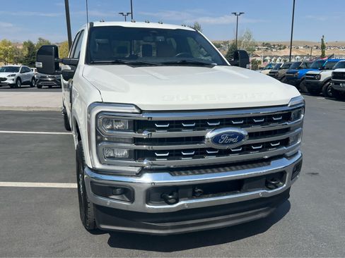 Certified 2024 Ford F350 Lariat w/ Lariat Ultimate Package AWD/4WD image 4
