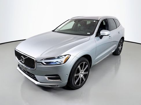 Used 2018 Volvo XC60 T5 Inscription w/ Convenience Package image 3
