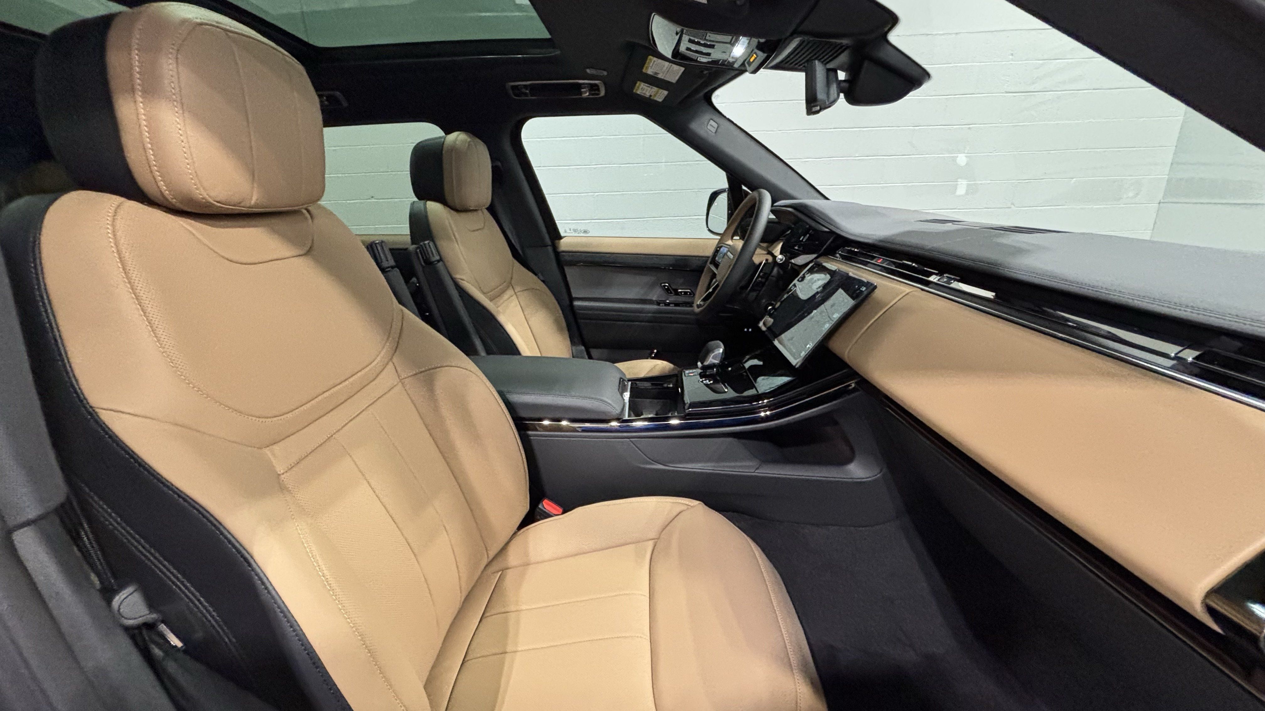 New 2026 Land Rover Range Rover Sport Dynamic SE AWD/4WD image 14