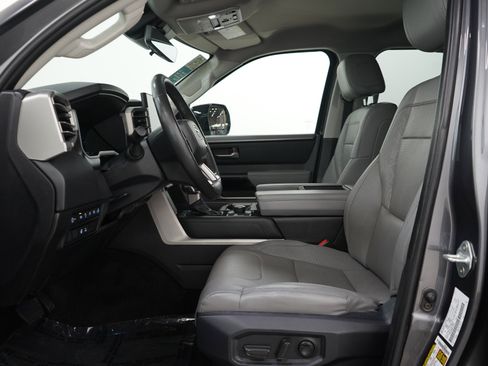Used 2024 Toyota Tundra Limited AWD/4WD image 27
