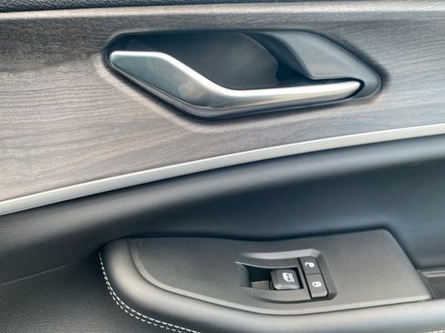 New 2025 Jeep Grand Cherokee Limited w/ Black Appearance Package image 11