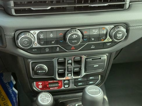 New 2026 Jeep Gladiator Rubicon AWD/4WD image 17