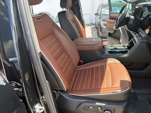 Used 2024 GMC Sierra 3500 Denali Ultimate AWD/4WD image 11
