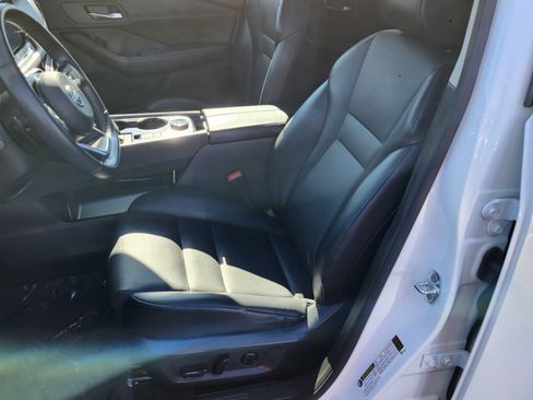 Used 2023 Nissan Rogue SV w/ SV Premium Package image 19