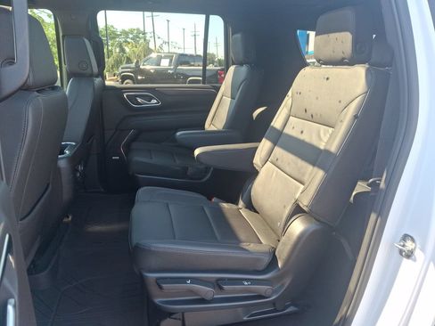 Certified 2024 Chevrolet Suburban Z71 w/ Luxury Package AWD/4WD image 20