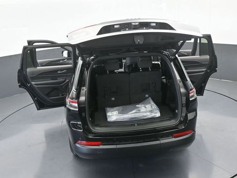 New 2025 Jeep Grand Cherokee L Altitude image 60