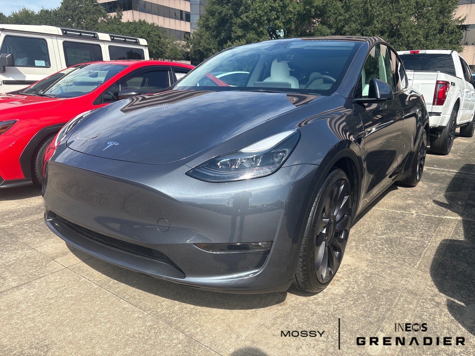 Used 2023 Tesla Model Y Performance AWD/4WD image 2