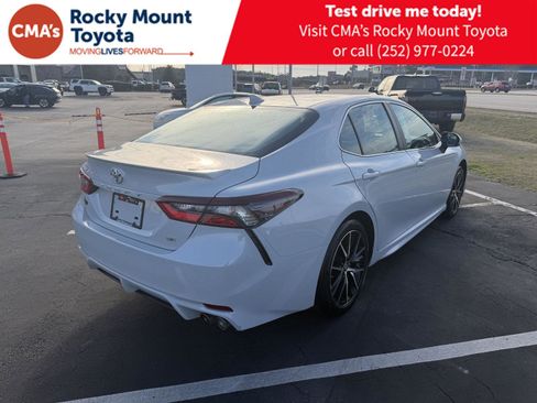 Used 2024 Toyota Camry SE w/ Convenience Package image 7