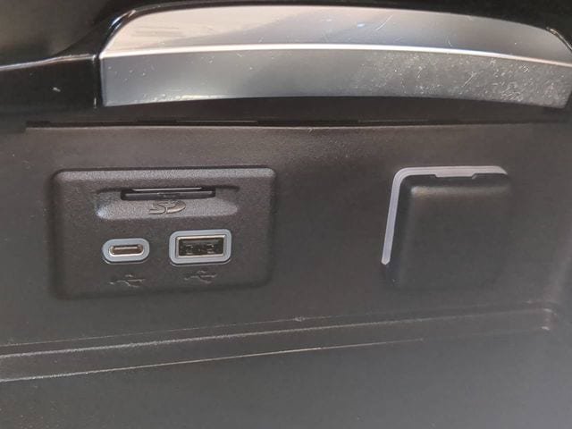 Used 2022 Buick Envision Essence w/ Technology Package II FWD image 20