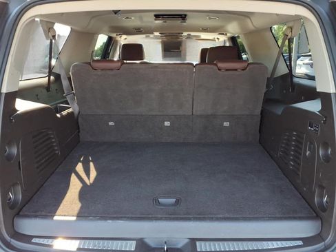 Used 2019 Chevrolet Suburban Premier AWD/4WD image 14