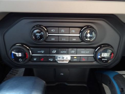 Used 2021 Ford Bronco Wildtrak AWD/4WD image 30