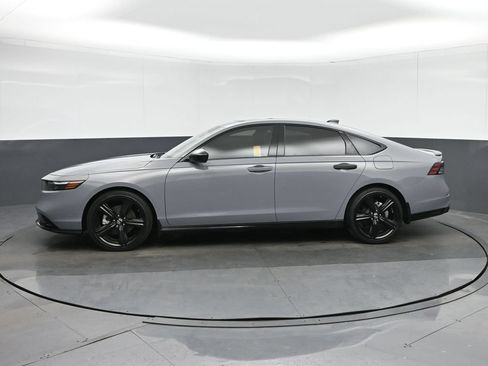 Used 2023 Honda Accord Sport image 4