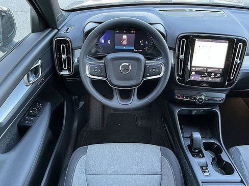New 2026 Volvo XC40 B5 Core AWD/4WD image 5