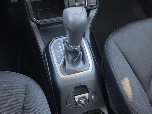 Used 2021 Jeep Renegade Latitude image 22