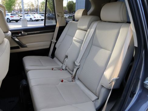 Used 2023 Lexus GX 460 Premium w/ Premium Package AWD/4WD image 36