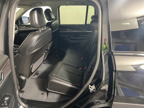 Certified 2023 Jeep Grand Cherokee Limited w/ Luxury Tech Group II image 25