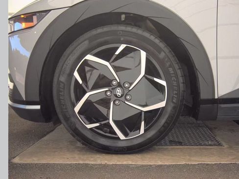 Used 2024 Hyundai Ioniq 5 SE RWD image 9