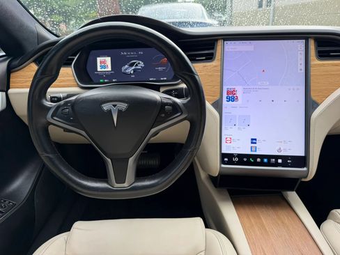 Used 2020 Tesla Model S Long Range Plus AWD/4WD image 14