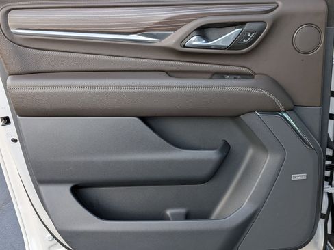 Used 2024 GMC Yukon XL Denali w/ Advanced Technology Package image 28