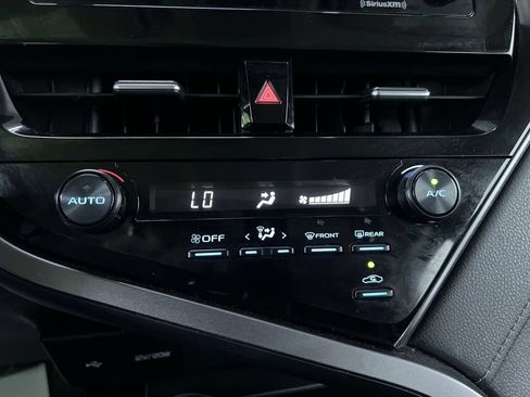 Used 2021 Toyota Camry SE FWD image 22