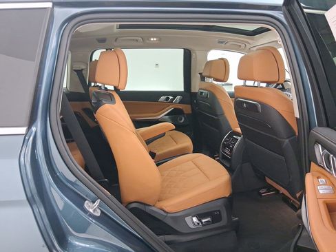 Used 2025 BMW X7 xDrive40i w/ Premium Package image 33