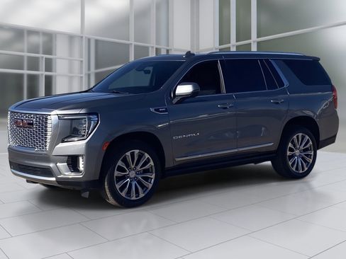 Used 2021 GMC Yukon Denali w/ Denali Premium Package image 3