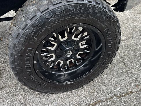 Used 2017 Toyota Tundra Limited w/ Limited Premium Package image 29