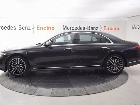 Certified 2022 Mercedes-Benz S 500 4MATIC image 3