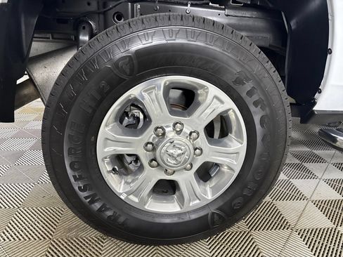 Used 2025 RAM 2500 Big Horn AWD/4WD image 33