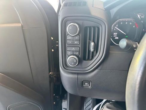 Used 2021 GMC Sierra 1500 4x4 Crew Cab w/ Sierra Value Package image 14