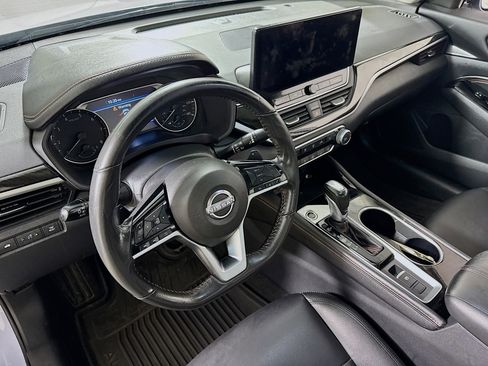 Used 2023 Nissan Altima 2.5 SR w/ SR Premium Package image 13