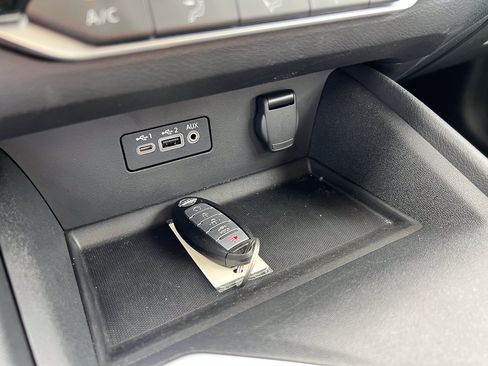 Used 2022 Nissan Altima 2.5 SV FWD image 22