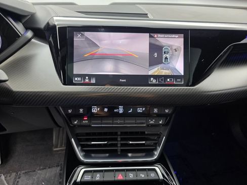 Used 2022 Audi e-tron GT Prestige AWD/4WD image 22