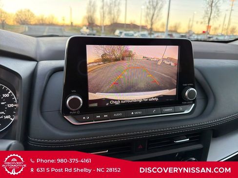 Certified 2023 Nissan Rogue SV image 17