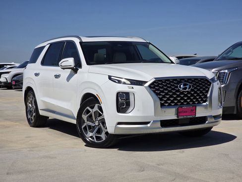 Used 2021 Hyundai Palisade Calligraphy image 3