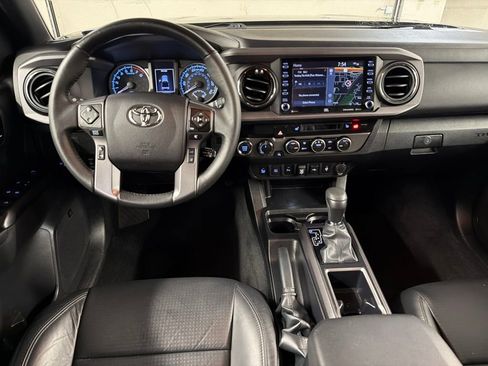 Used 2022 Toyota Tacoma TRD Off-Road w/ TRD Premium Off Road Package AWD/4WD image 8