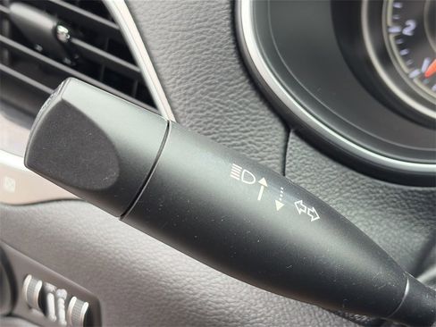 Used 2019 Jeep Cherokee Limited image 11